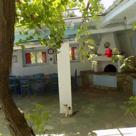 度假居 Adamadios Green House
