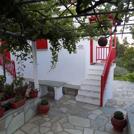 Adamadios Green House *